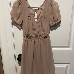 Elegant Taupe Puff-Sleeve Midi Dress